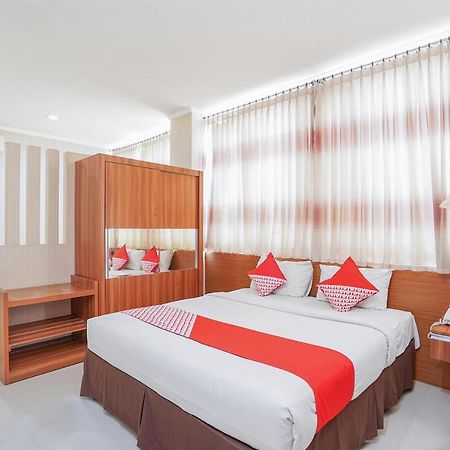 Maumu Hotel & Lounge Surabaya Eksteriør bilde
