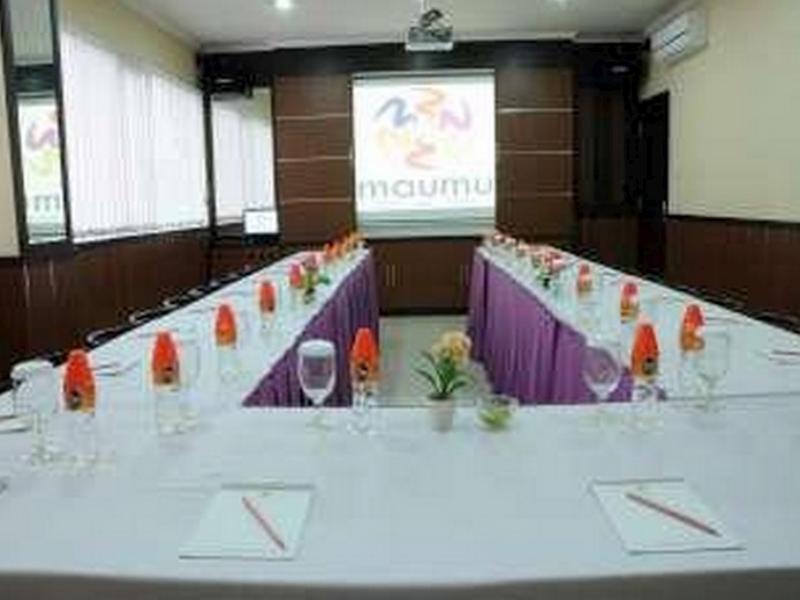 Maumu Hotel & Lounge Surabaya Eksteriør bilde