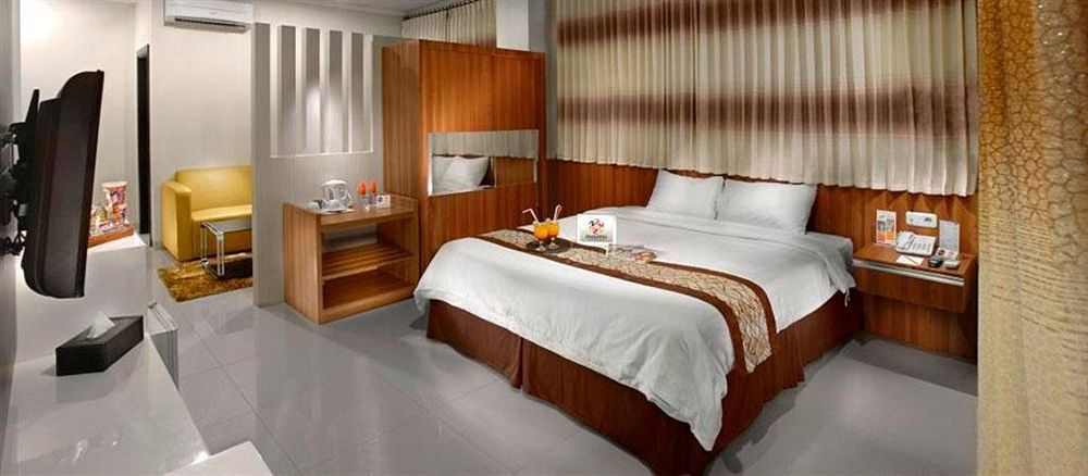 Maumu Hotel & Lounge Surabaya Eksteriør bilde