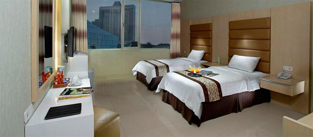 Maumu Hotel & Lounge Surabaya Eksteriør bilde