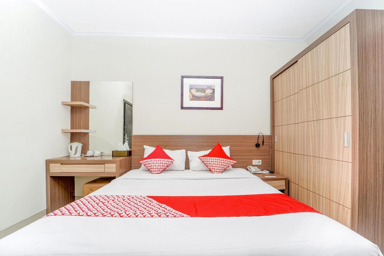 Maumu Hotel & Lounge Surabaya Eksteriør bilde