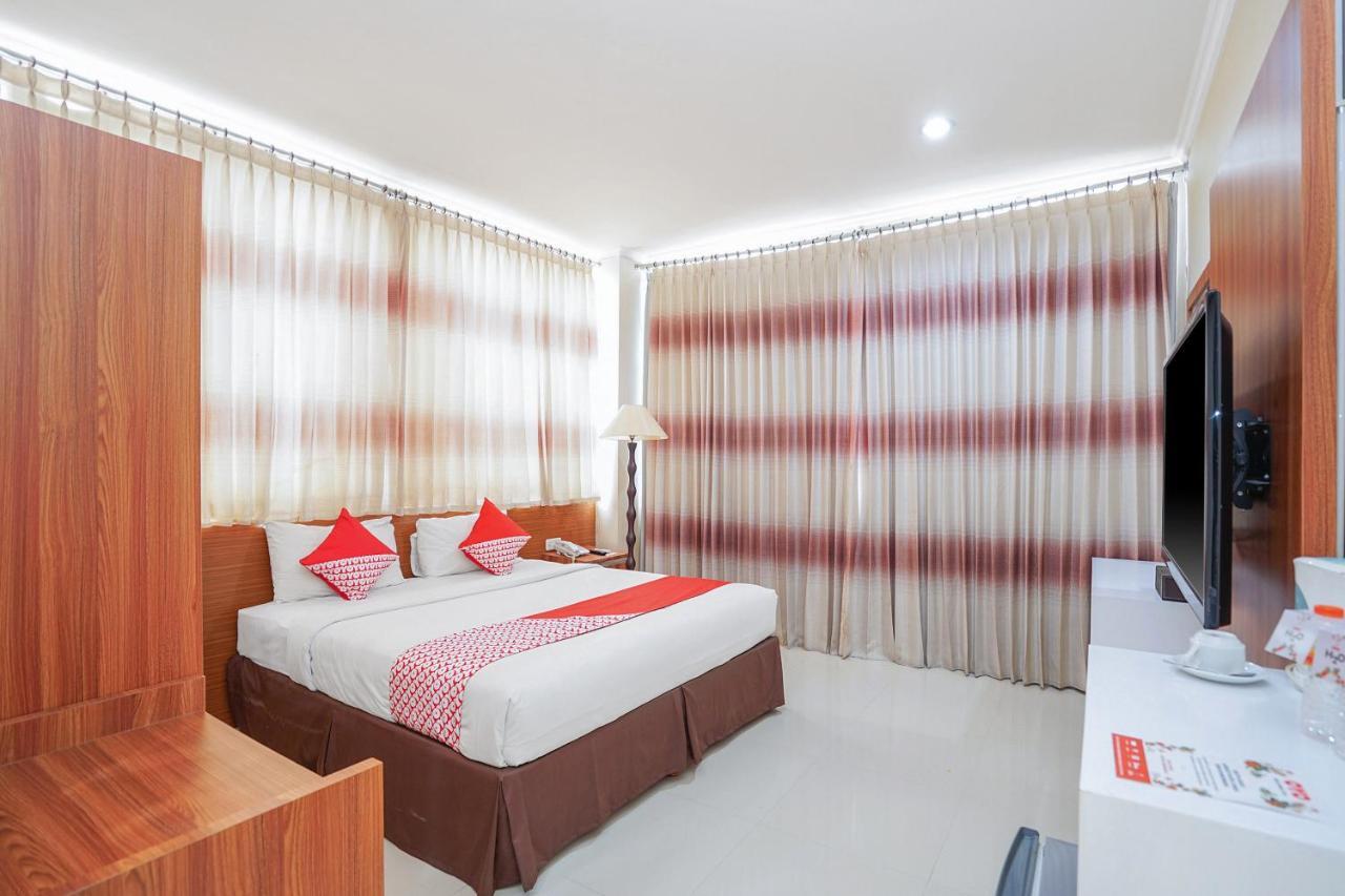 Maumu Hotel & Lounge Surabaya Eksteriør bilde