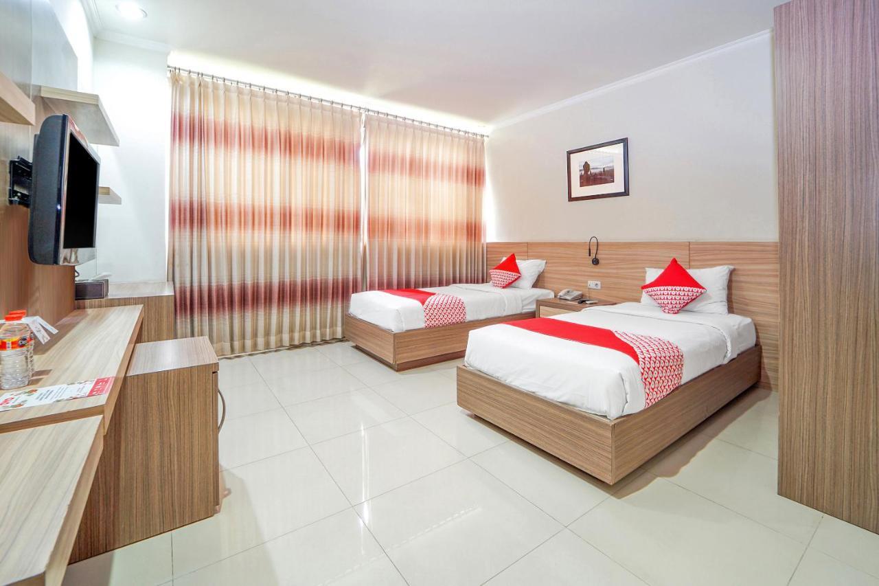 Maumu Hotel & Lounge Surabaya Eksteriør bilde