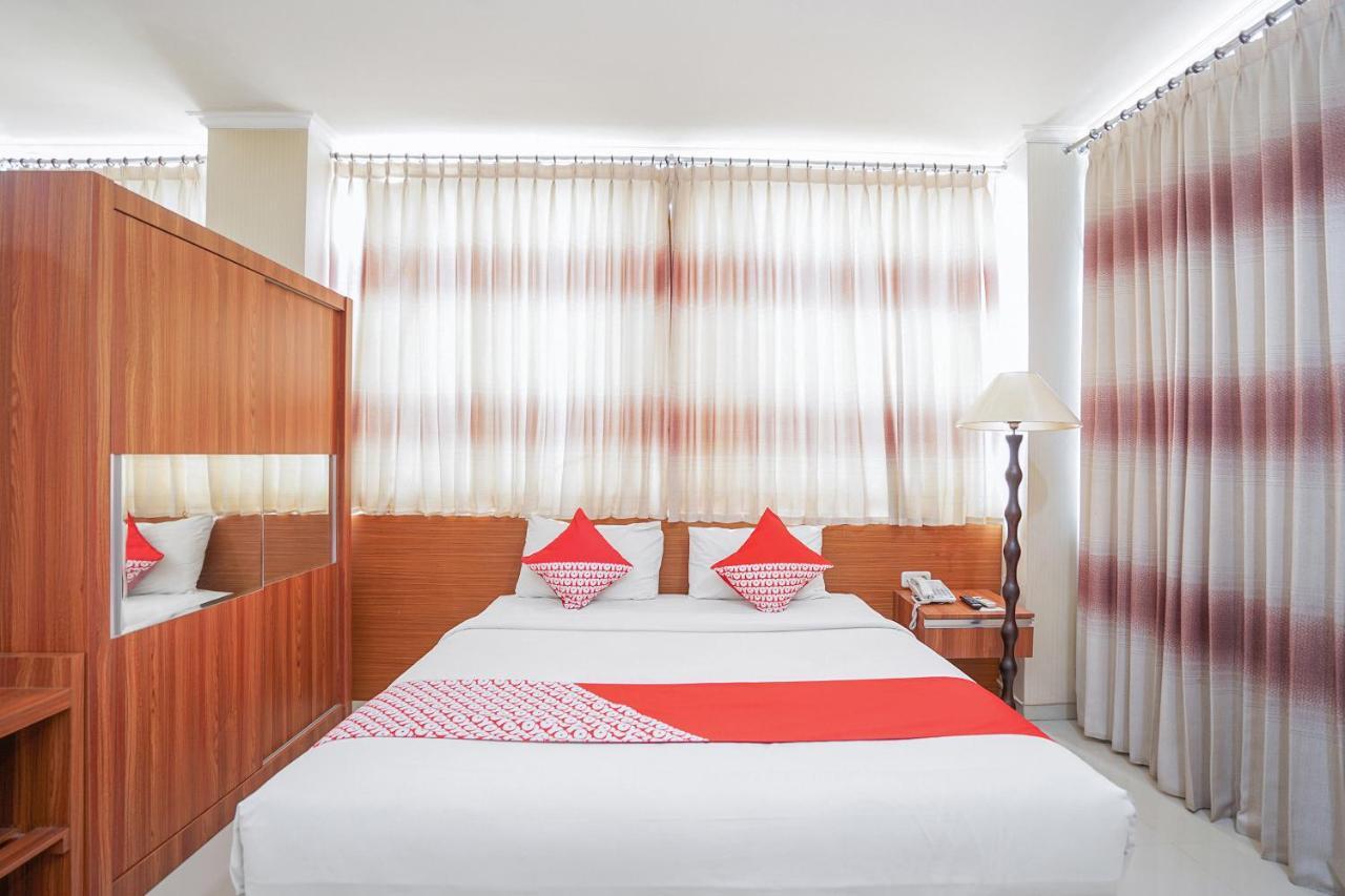 Maumu Hotel & Lounge Surabaya Eksteriør bilde