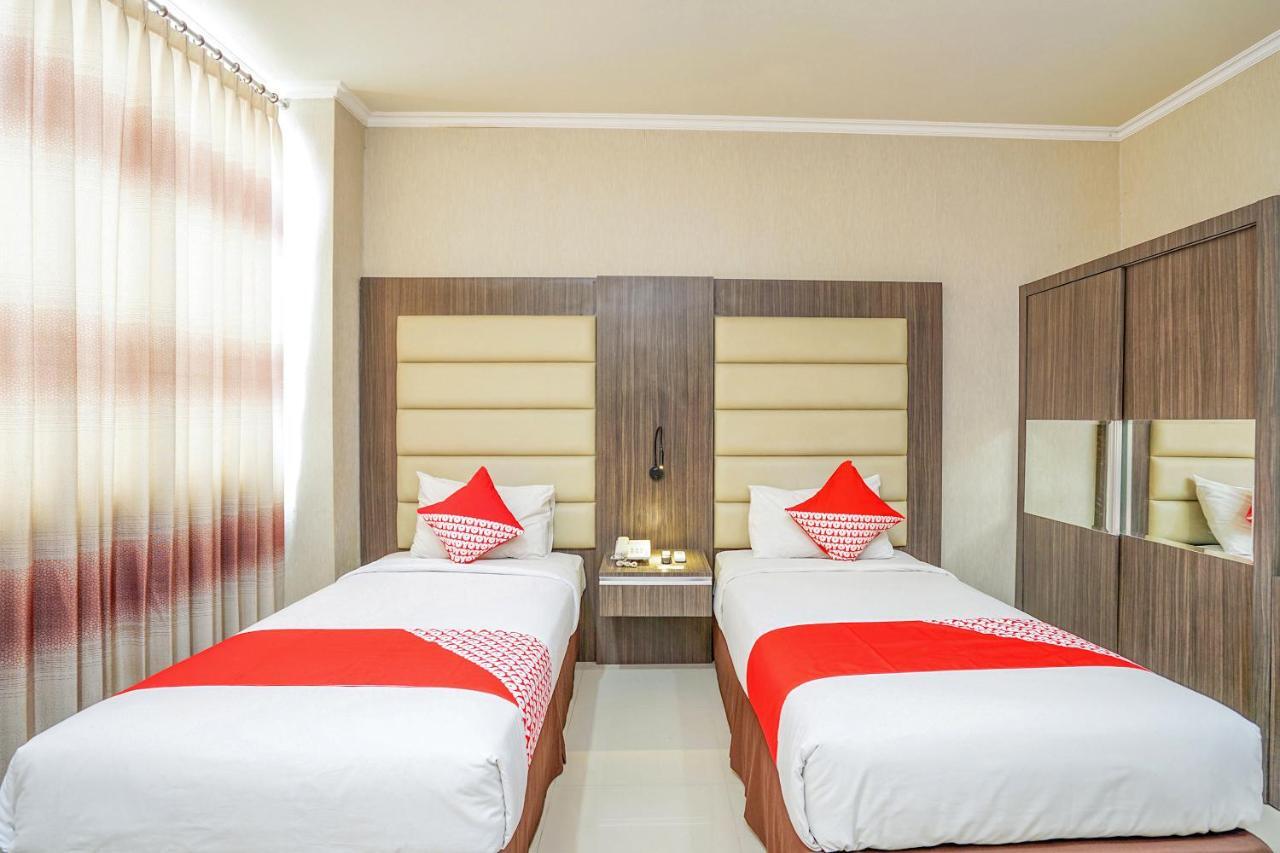 Maumu Hotel & Lounge Surabaya Eksteriør bilde